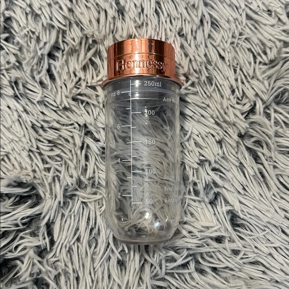 5/$15 New Hennessy Limited Edition Cocktail Shaker 🥃